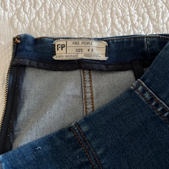 FREE PEOPLE Denim Mini Skirt Sz 2 EUC - Picture 3 of 4